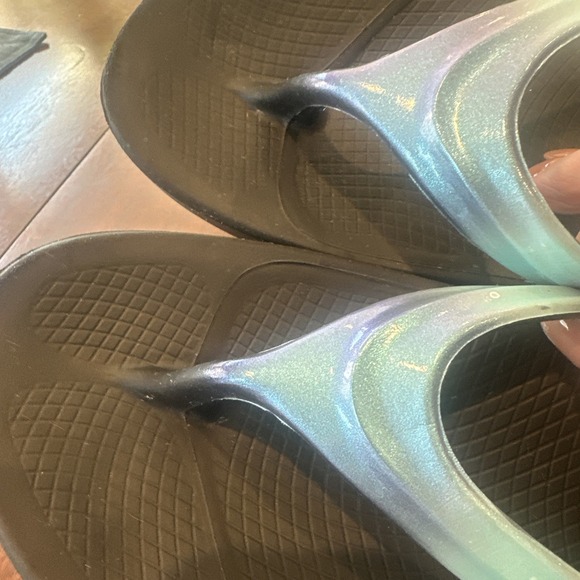 Oofos Oolala Luxe Sandals Womens Sz 8 Black Purple Teal  Thong Slip‎ On - Picture 6 of 6